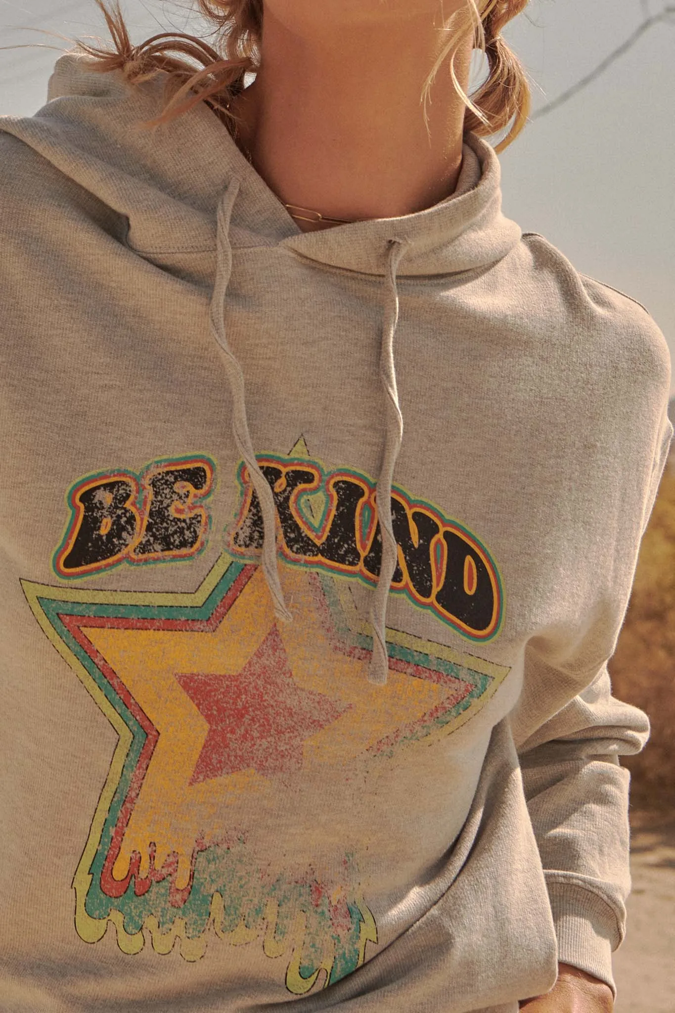 Be Kind Vintage-Print Graphic Hoodie