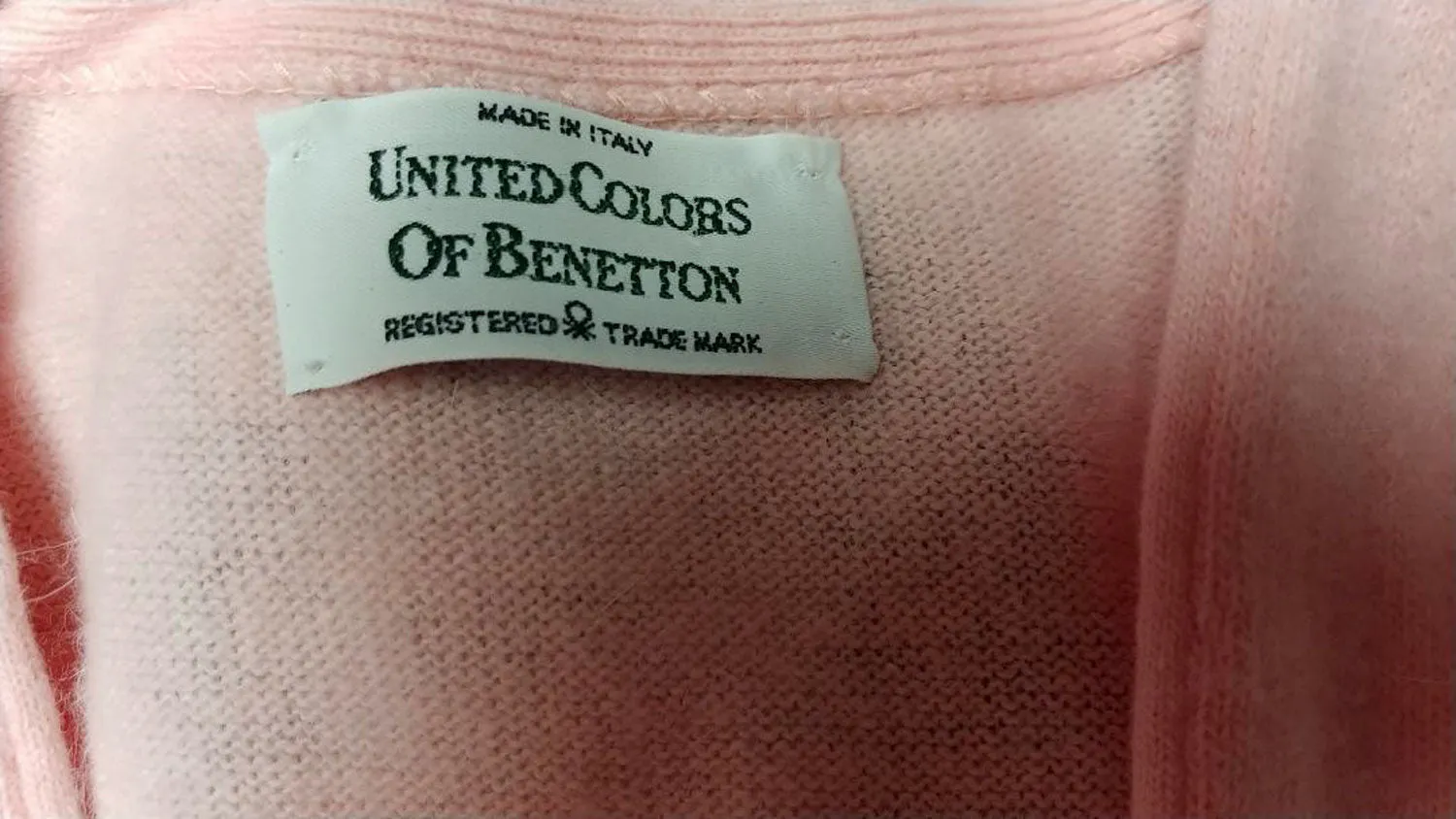 *BEAUTIFUL UNITED COLORS OF BENETTON MADE IN ITALY PINK SWEATER ROBE