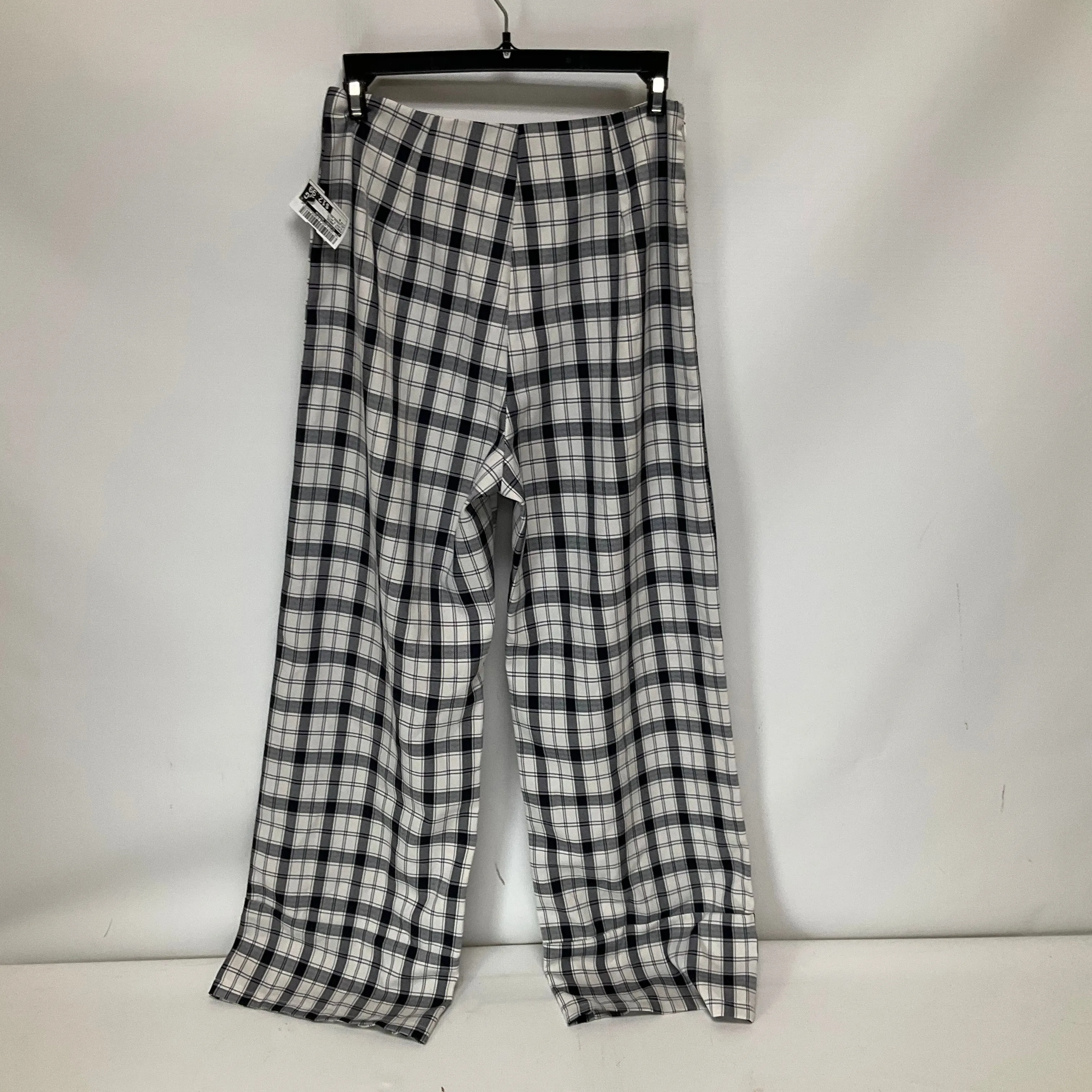 Black & White Pants Dress Clothes Mentor, Size 4