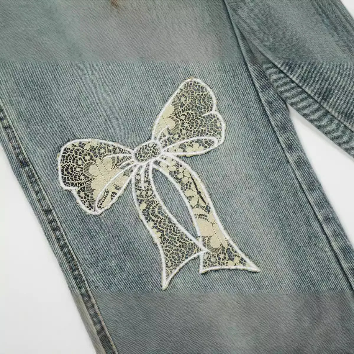 Lace Bow | Light Washed Casual Jeans