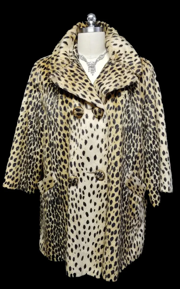 *VINTAGE FAUX FUR LEOPARD COAT WITH HUGE BUTTONS - GREAT FOR FALL OVER JEANS OR SLACKS